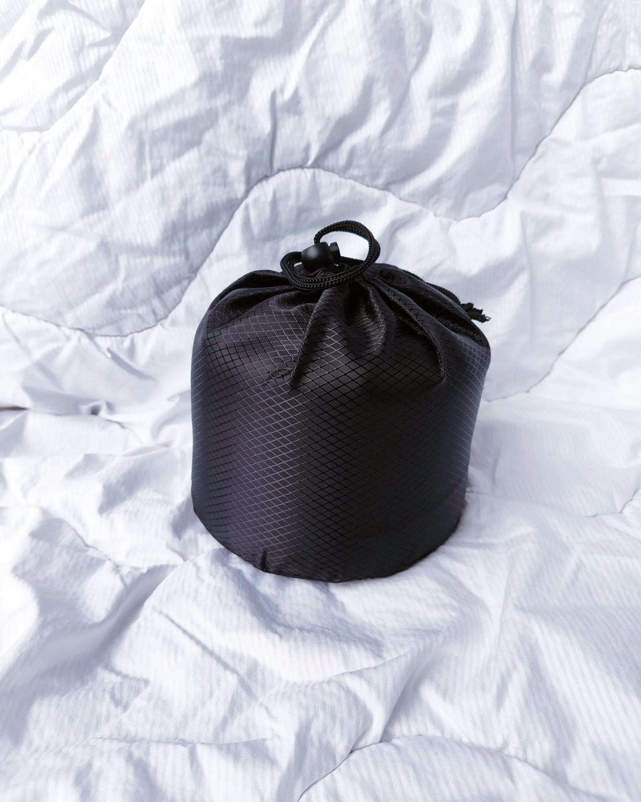 Unisetti ISO (unimaski, unikorvatulpat ja niskatyyny) - Image 10